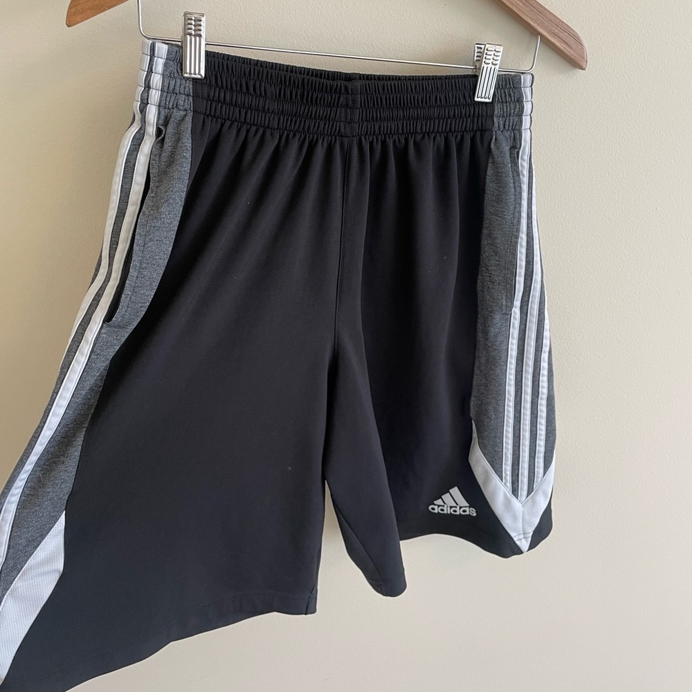 Size L adidas Basketball Athletic Sports Shorts
